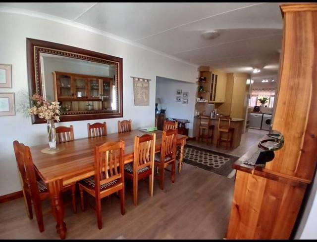 4 BEDROOM HOUSE FOR SALE IN FRAAIUITSIG